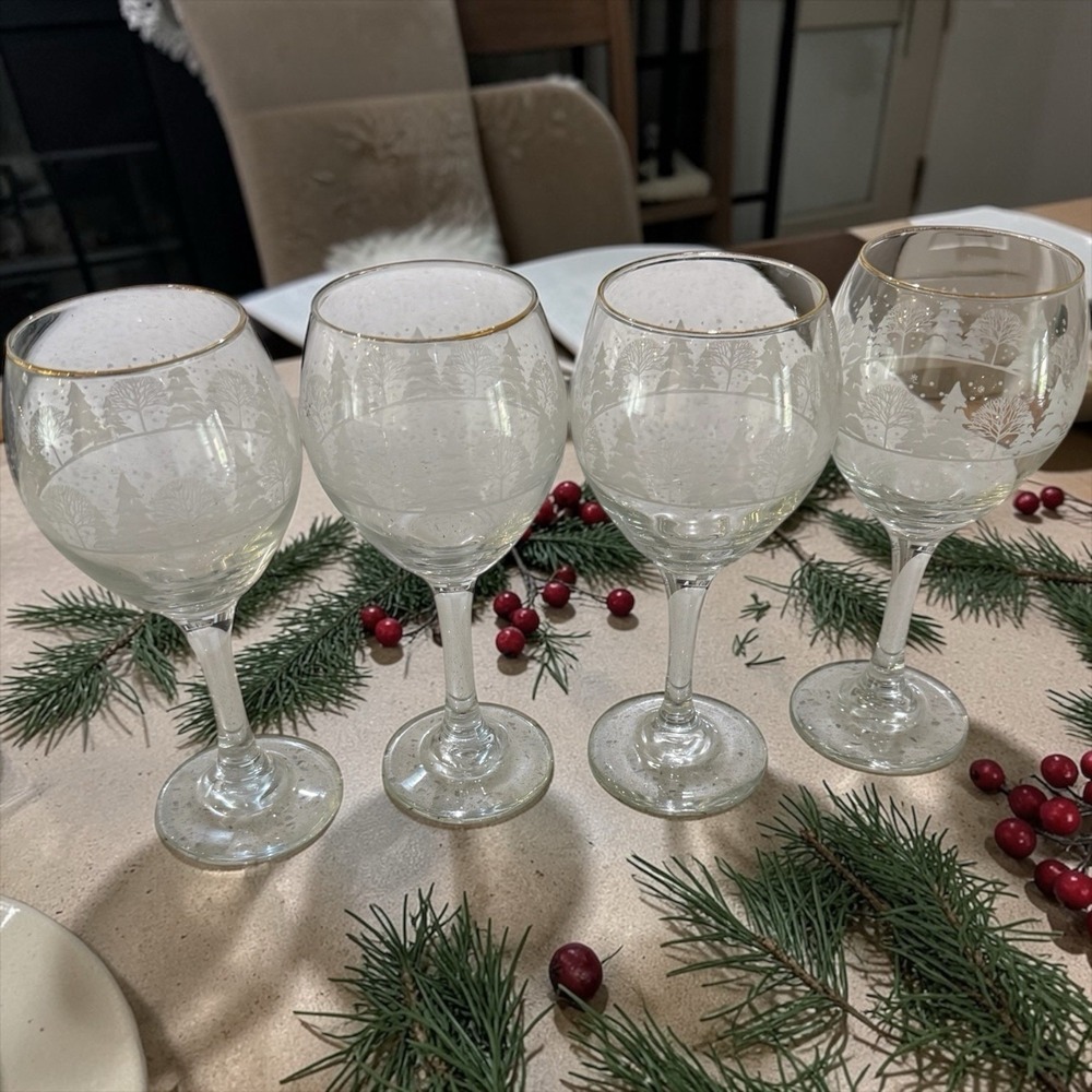 Vintage Arby's Libbey Frosty Pines Set of 4 Wine Glasses
